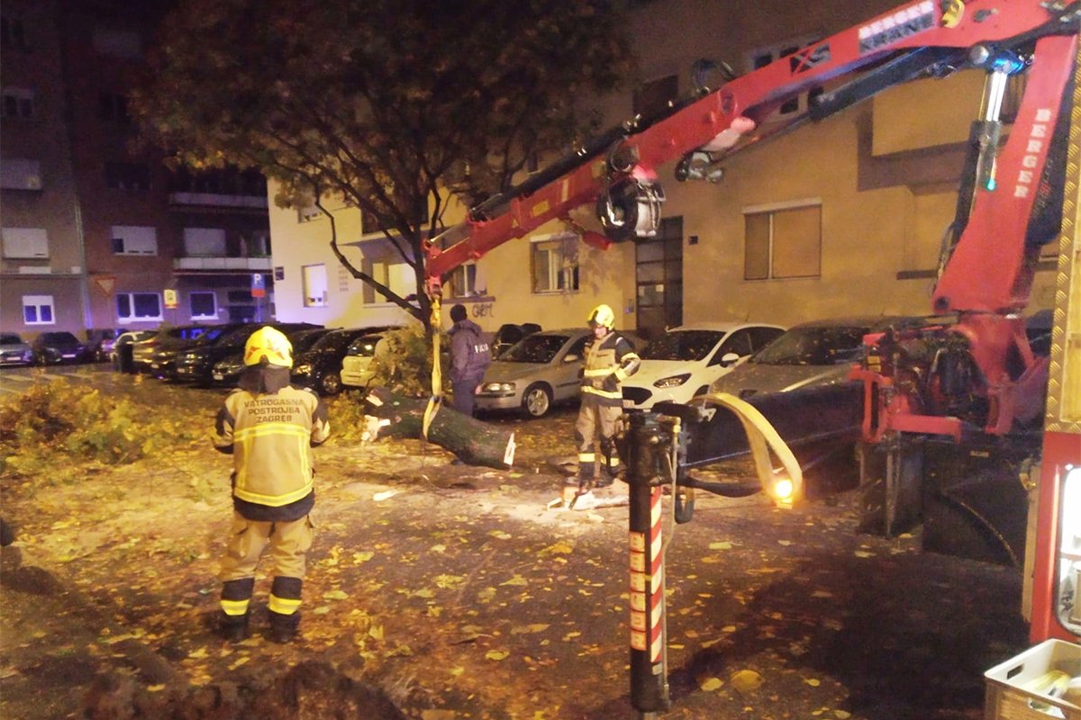 Nevrijeme poharalo Zagreb: Burna noć za vatrogasce