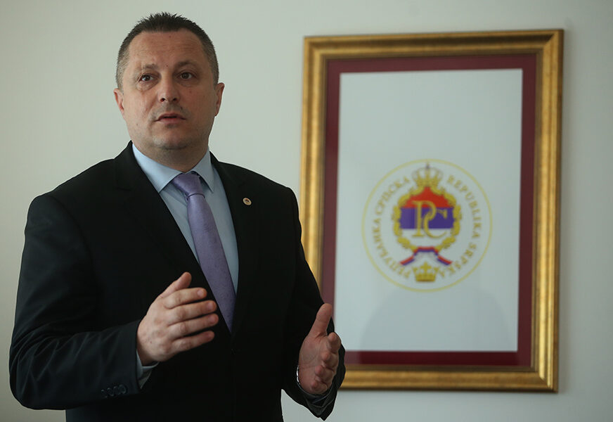 Zaključivali ugovore o djelu za REDOVNE POSLOVE: Mišljenje s rezervom za Petričevićevo ministarstvo