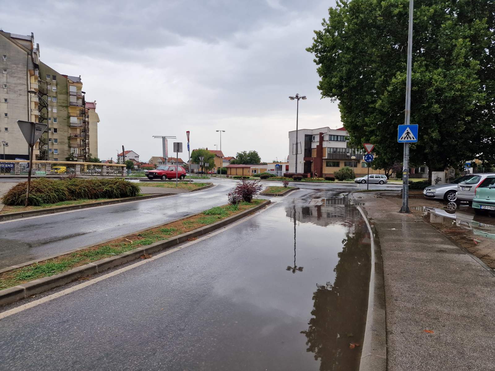 Kiša napokon osvježila Bijeljinu (FOTO, VIDEO)