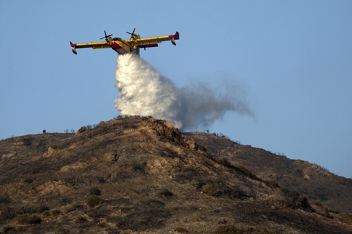 Požar u grčkom ljetovalištu prijetio stambenim područjima