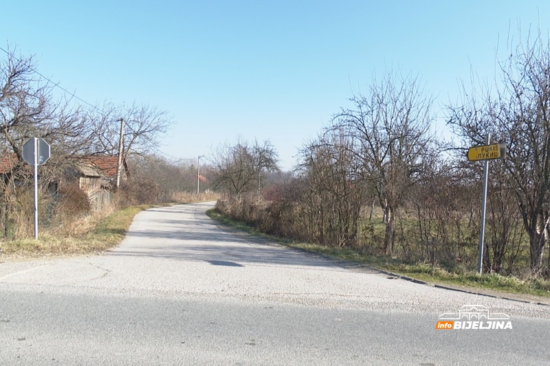 Zekići iz okoline Lopara žive od poljoprivrede: Žele da im i djeca odrastaju u zdravom okruženju