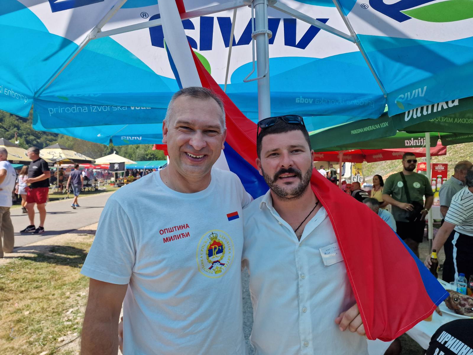 U Milićima se održava treća „Jagnjijada“ – mjesto dobrog druženja, muzike i odlične trpeze! (FOTO)