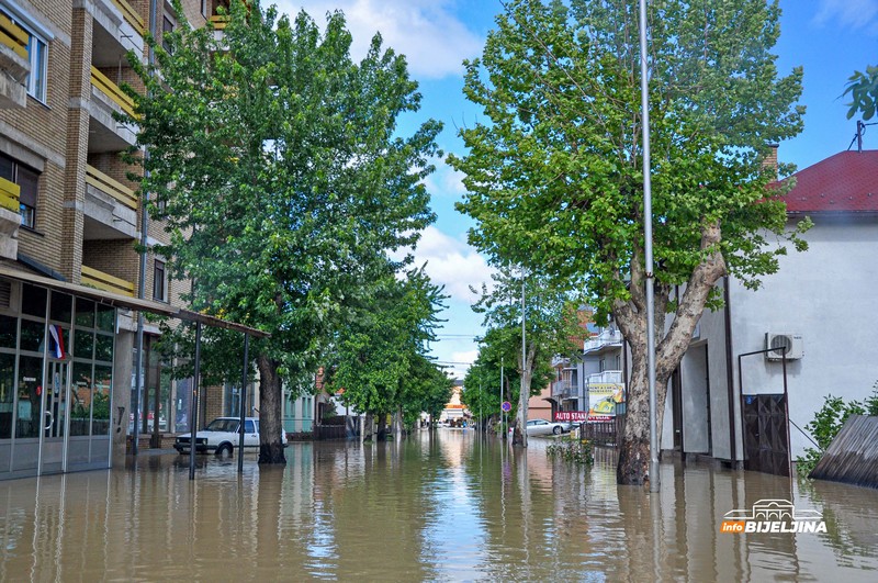 Ovako su u vrijeme velike poplave izgledali dijelovi Bijeljine (FOTO)
