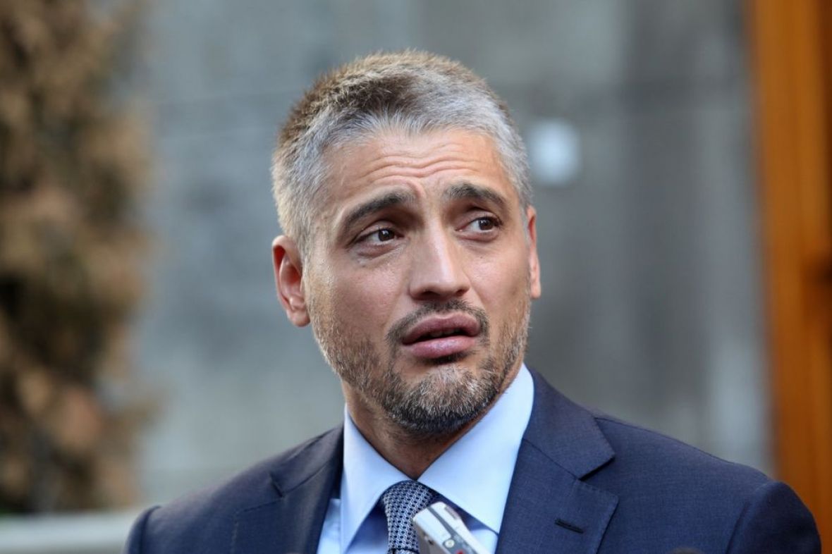 Čedomiru Jovanoviću razbili automobil