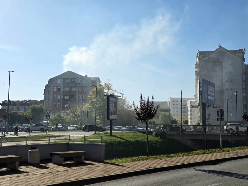 Mještani bijeljinskog naselja Dašnica u problemima: “Gušimo se u dimu” (FOTO)