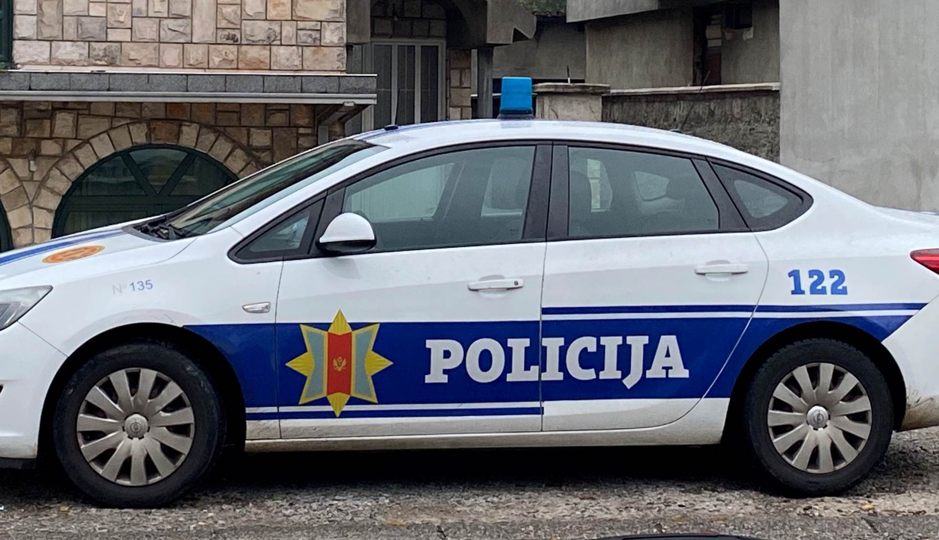 Pucnjava na Cetinju: Pucano iz snajpera?