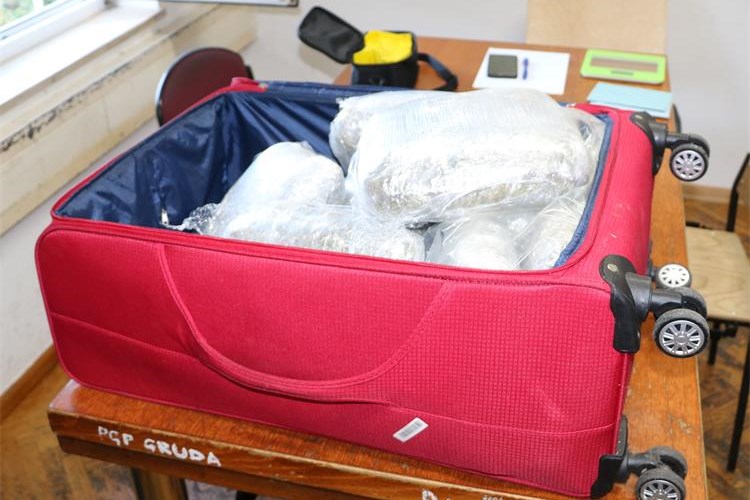 Pokušao ući u Hrvatsku s koferom punim marihuane, drogu nabavio u BiH