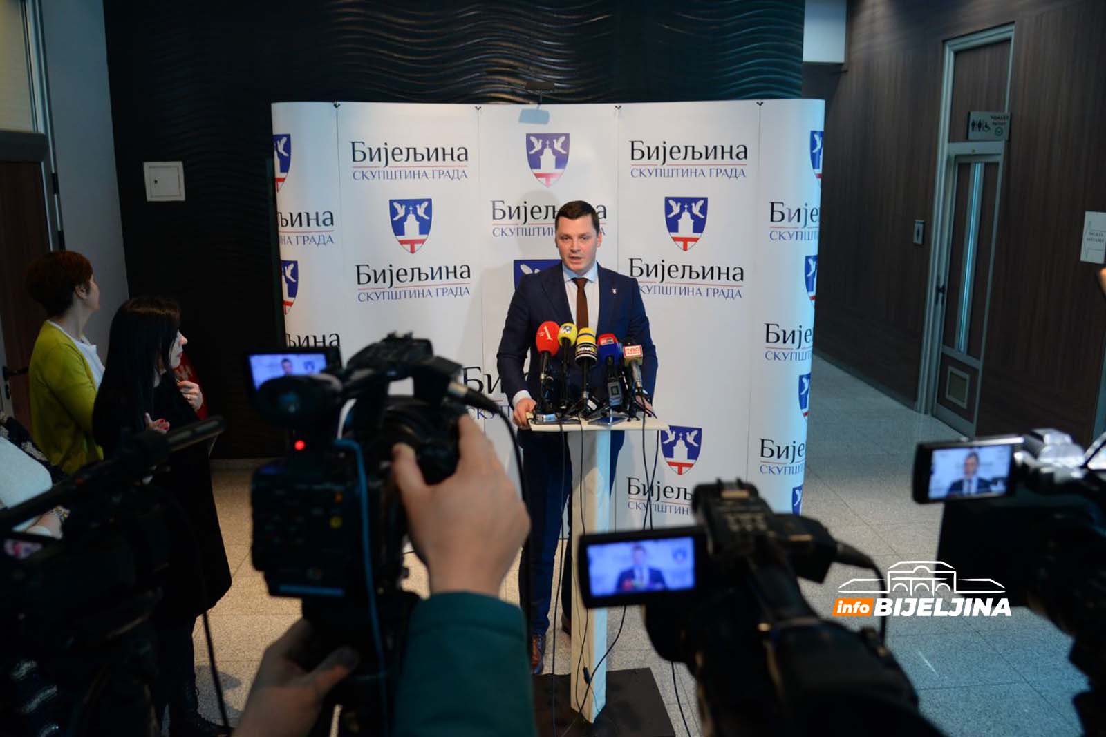 Izvještaj o izvršenju budžeta za prvih devet mjeseci NIJE USVOJEN (FOTO)
