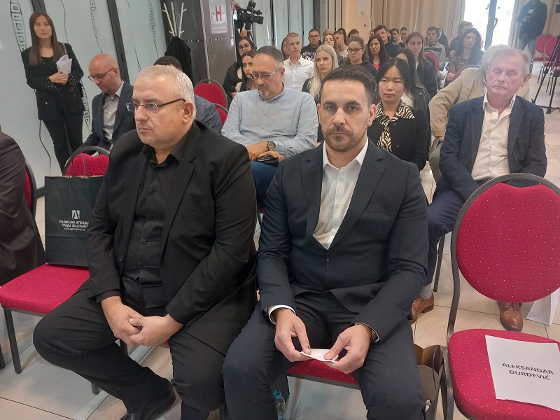 „Preduzetni – Ka razvoju grada“ – održana konferencija za mlade preduzetnike iz Bijeljine (FOTO)