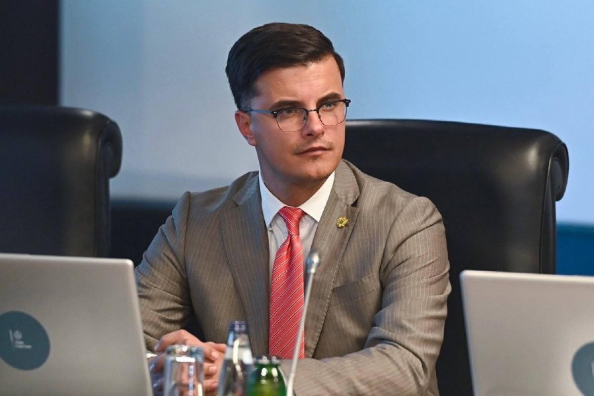 Vozilo u kojem su bili ministar i trudna supruga učestvovalo u sudaru