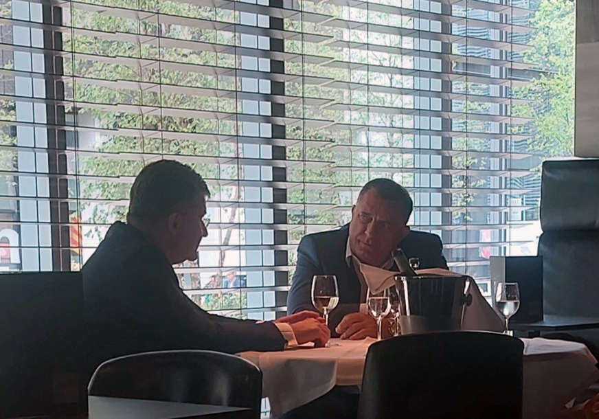Dodik se u Briselu sastao s Lajčakom 