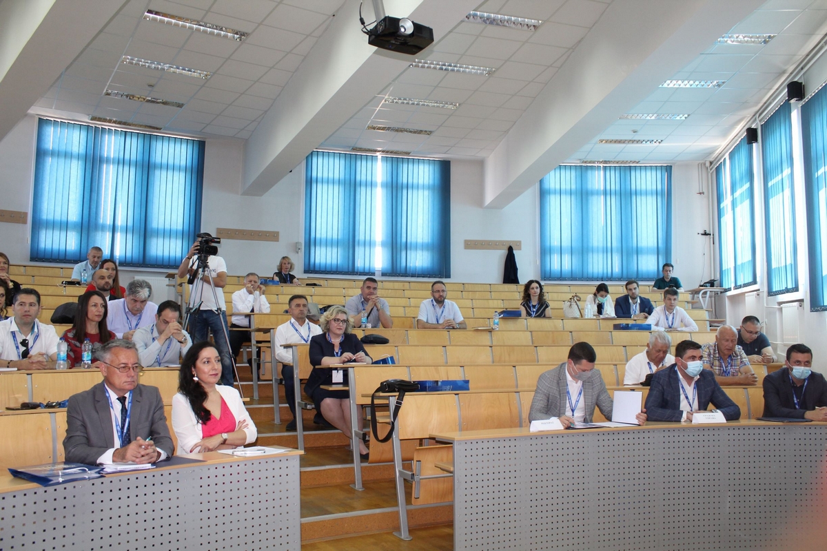 Bijeljina: Održan naučni skup „Ekonbiz 2021“ (FOTO)