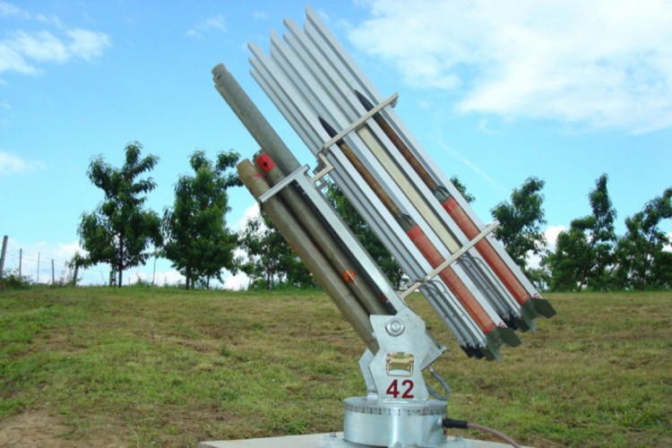 Dejstvovano sa 56 raketa, nije bilo štete od grada