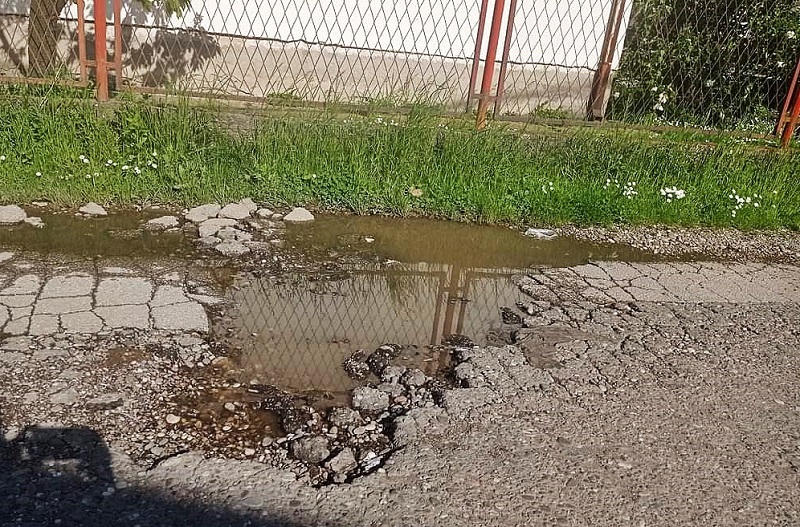 Bijeljina: Sanaciju ulice ČEKAJU ČETIRI GODINE, prijavili problem i NIKAD NISU dobili odgovor (FOTO)