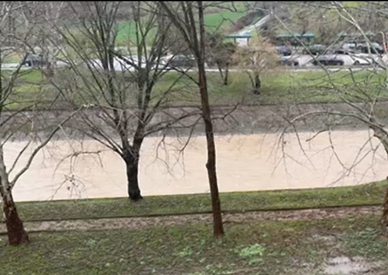 Stanje u Ugljeviku stabilno: Poplave trenutno ne prijete, ali prate se kritična mjesta