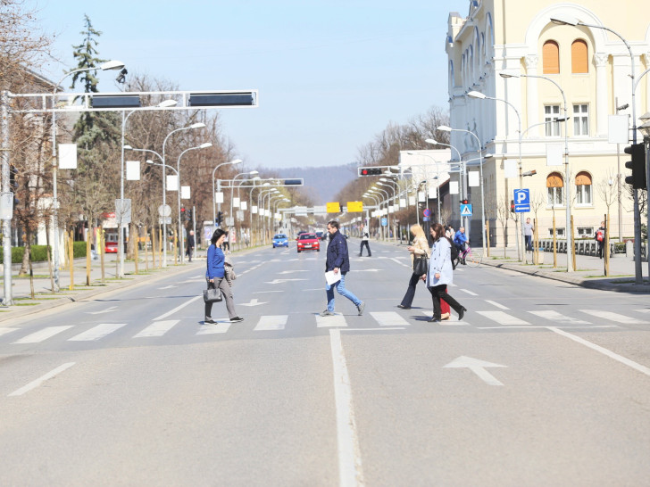 Ekonomisti upozoravaju: Građane BiH u 2026. čekaju lažna obećanja, skuplji život i političko natezanje