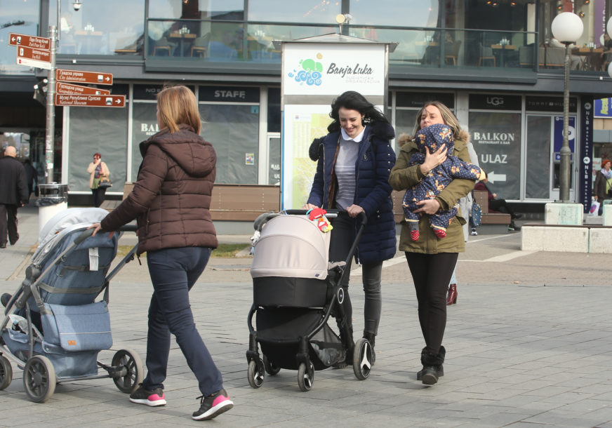 Porodilje ukazuju na propuste u ZAKONU: Majke trećeg djeteta ne mogu da iskoriste godišnji