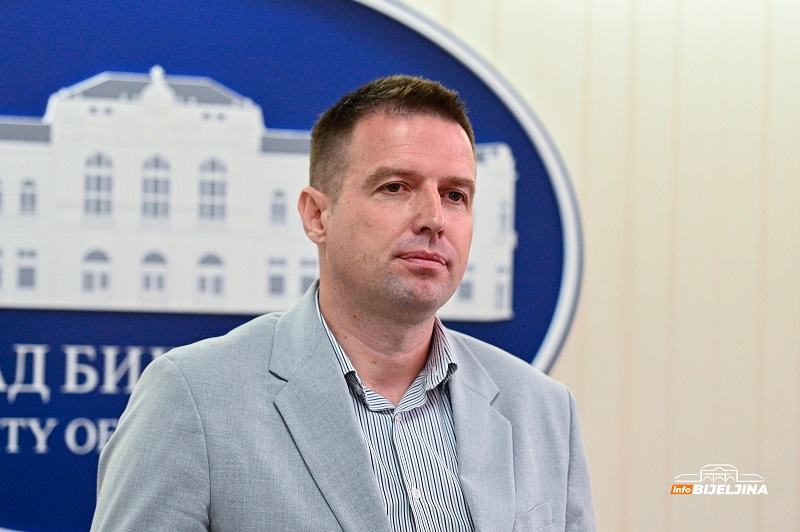 O neradnom ponedjeljku više informacija narednih dana, ugostitelji i građani zbunjeni (FOTO)