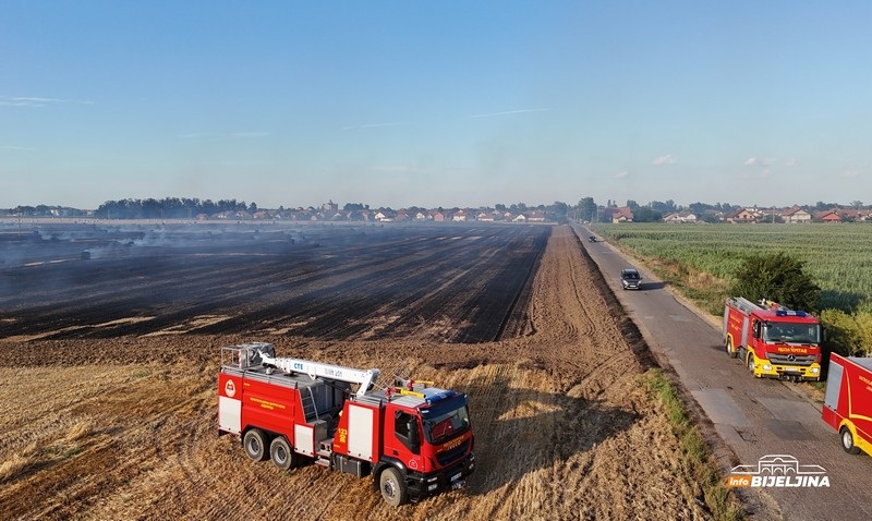 Snimci iz vazduha: Pogledajte razmjere velikog požara kod Bijeljine (VIDEO)