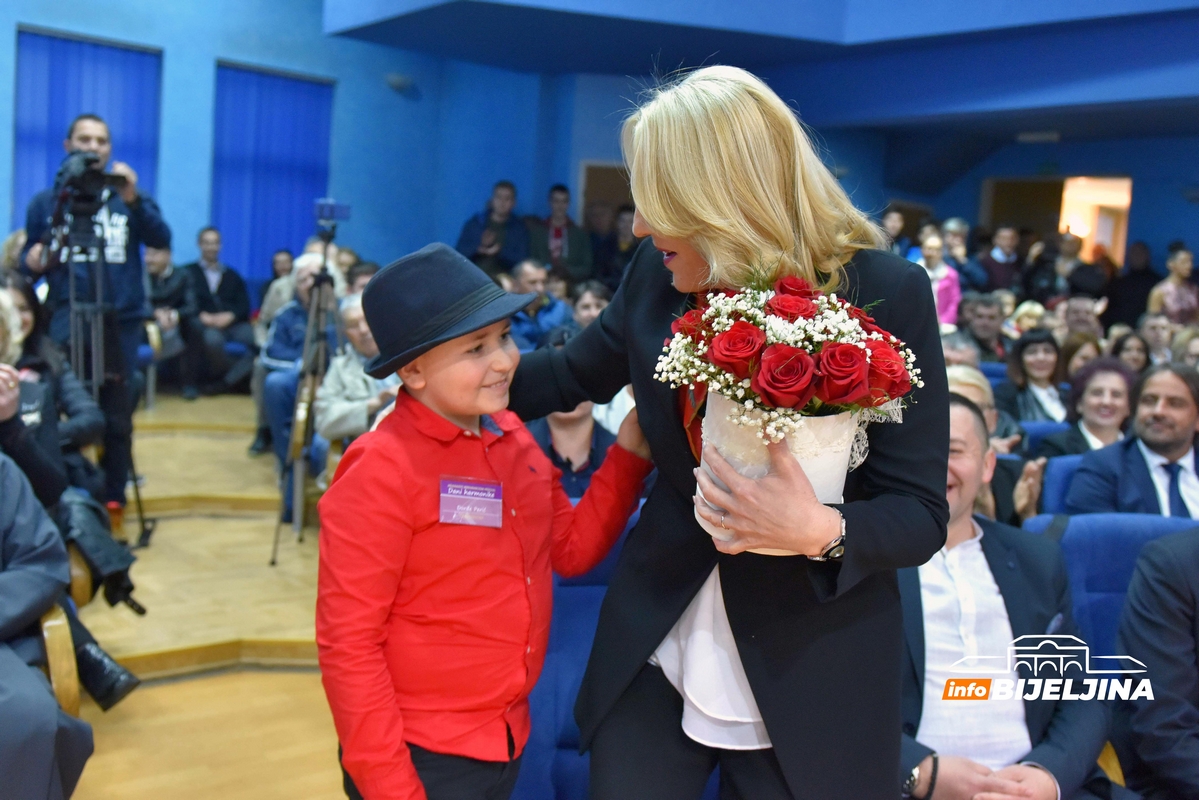 Predsjednica Cvijanović čestitala na uspjehu Đorđu Periću