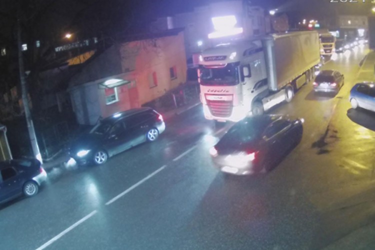 Pojačan saobraćaj na prelazima Gradiška, Velika Kladuša i Brod