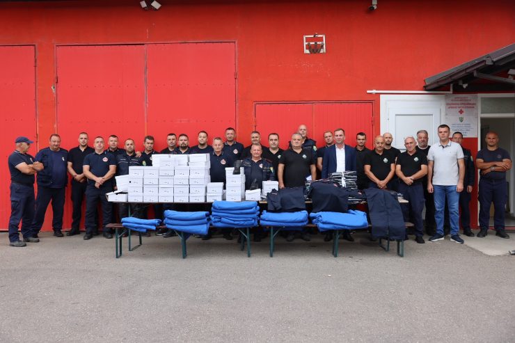 Nova oprema za vatrogasce i civilnu zaštitu u Ugljeviku vrijedna 20.000 KM