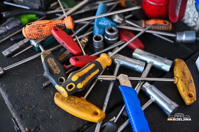 Poznati majstor Ljubo iz Bijeljine: Dnevno sam imao i do 300 popravki (FOTO)