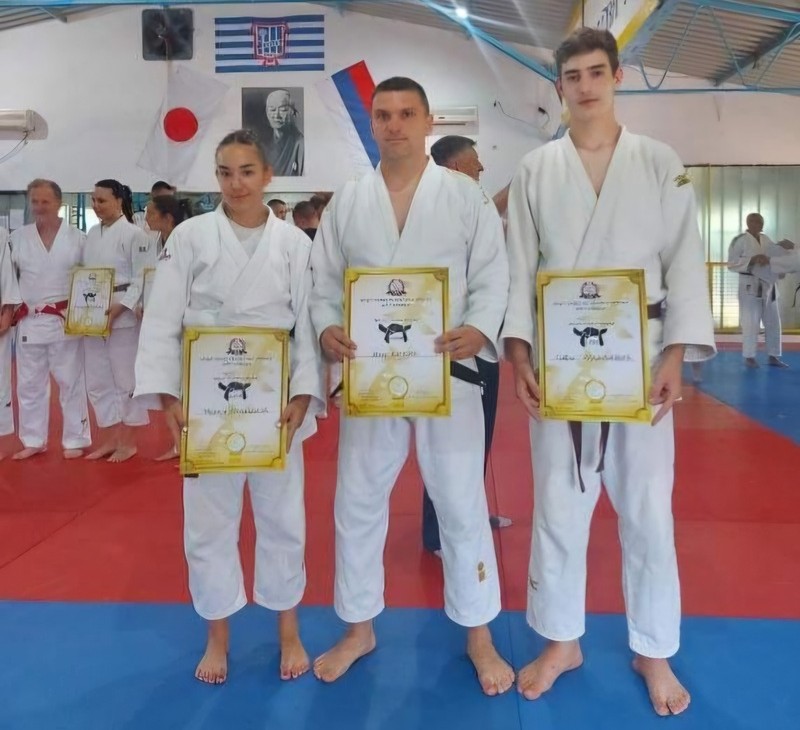 Odlikaš iz Zvornika čudo od mladića: Uspješan džudista svira dva instrumenta i želi liječiti neizlječive bolesti (FOTO)