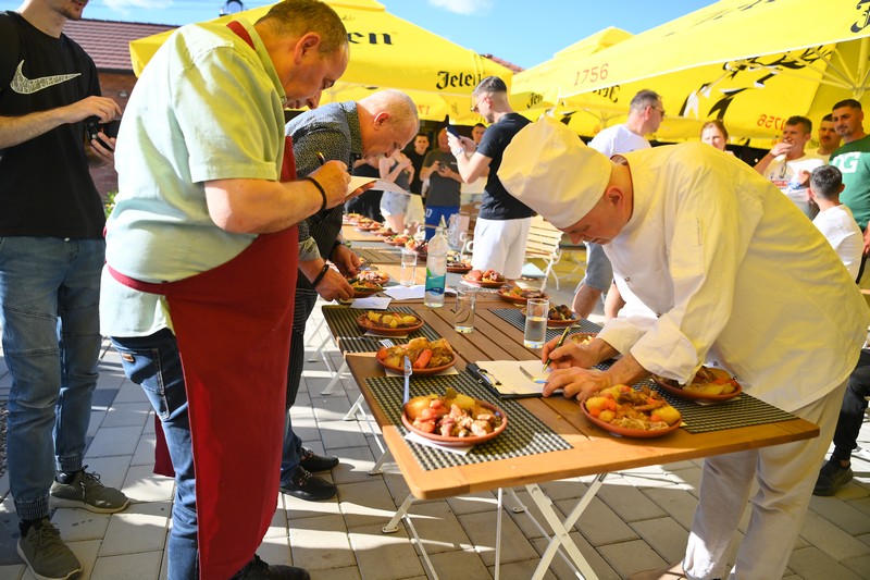 “Sač fest” okupio više od 1.000 ljubitelja druženja: Prva nagrada za “Medaljon promet” (FOTO)