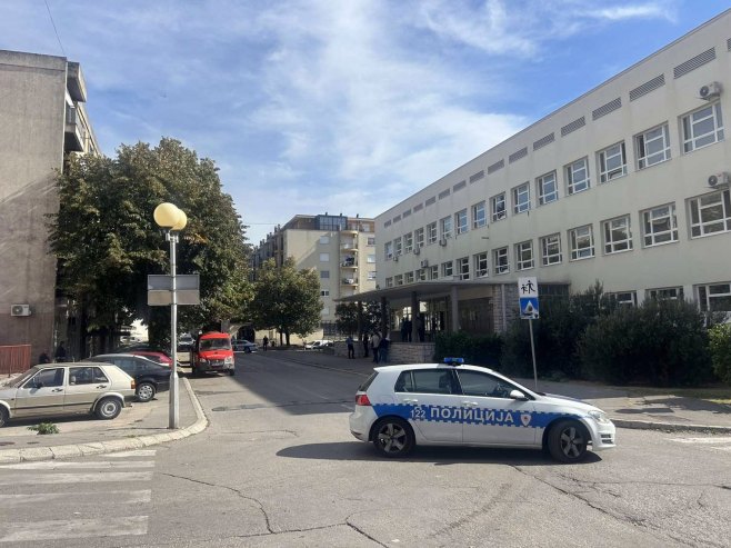 Lažna dojava uznemirila Trebinje: Prijavljeno da su u školi bomba i kilogram eksploziva