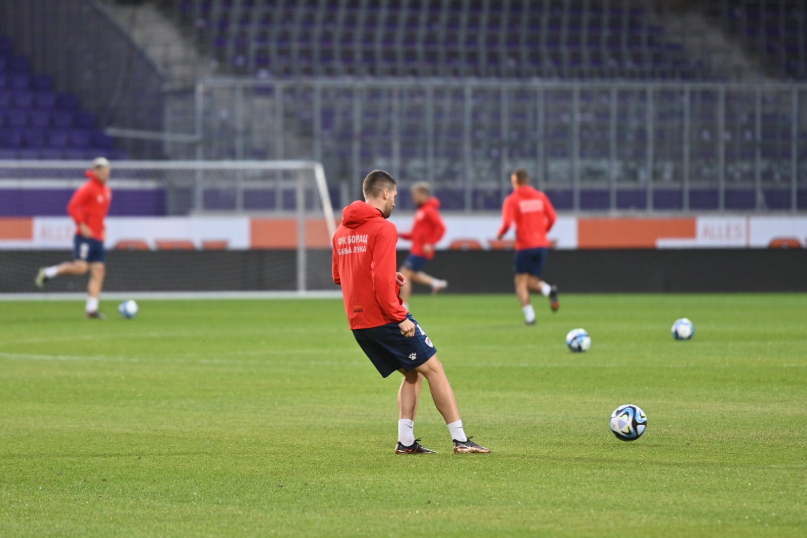 Fudbaleri banjalučkog Borca treniraju pred sutrašnji duel sa Austrijom (FOTO)