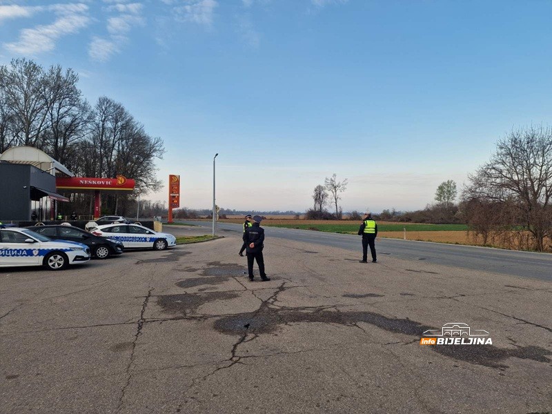 Bijeljina: Policija na terenu, kontroliše svaki kamion koji ide prema Rači (FOTO, VIDEO)