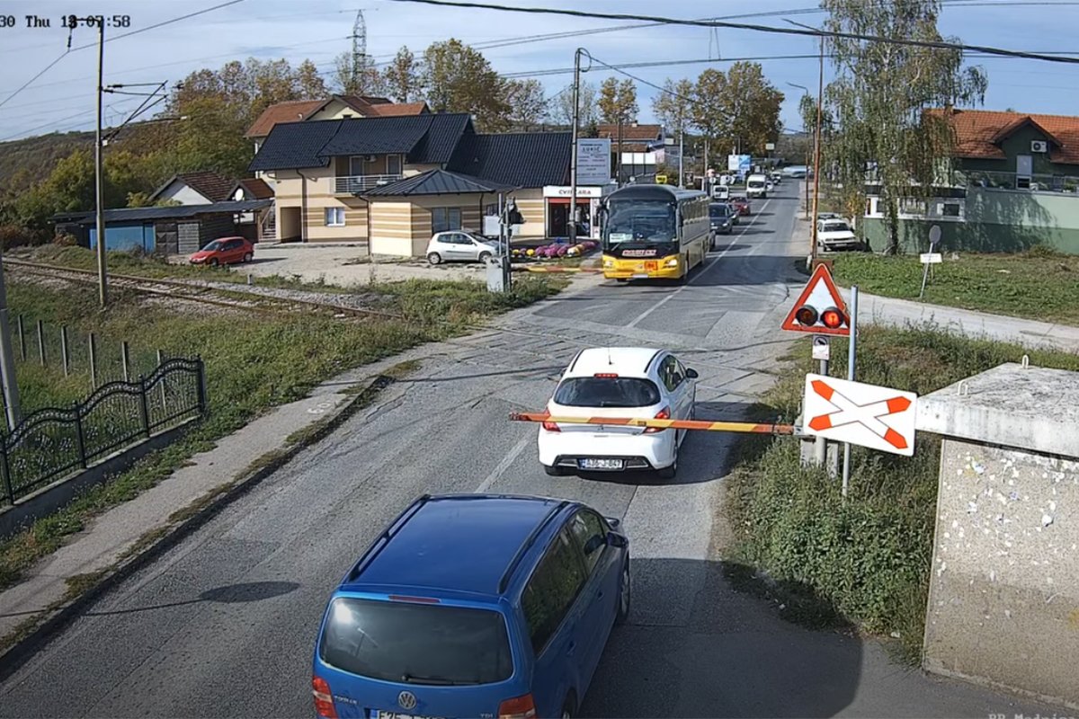 Žena u Modriči polomila rampu: