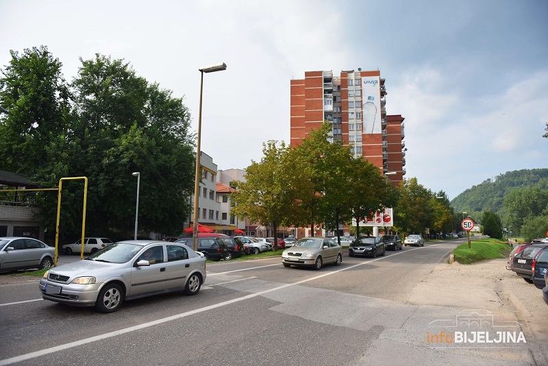 Povoljni uslovi za vožnju, na dionicama u usjecima mogući su odroni