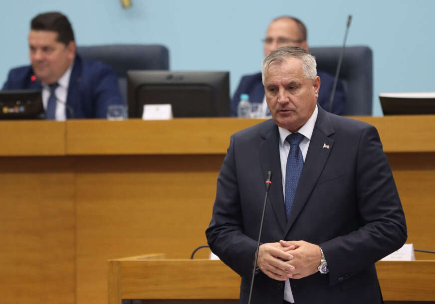 Višković predstavio ekonomske reforme i objasnio zašto otpisuje kamate poreskim dužnicima