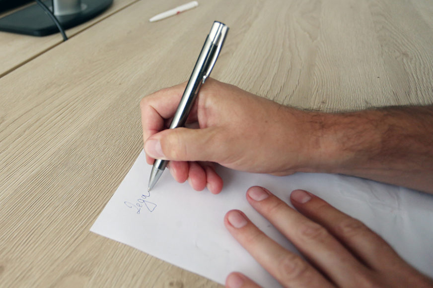 GRAMATIČKA NEDOUMICA Kako se piše “sve jedno” ili “svejedno”, ispravan je samo jedan oblik