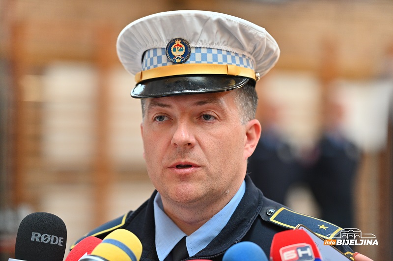 Bijeljina: Promovisana Srednja škola unutrašnjih poslova, trenutno potrebno stotine policajaca (FOTO)