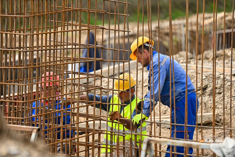 Bijeljina: Izgradnja drinskog nasipa u toku, evo kada se očekuje završetak radova (FOTO)