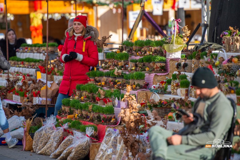 Bijeljinske ulice i kafići pune građana, već sutra slijedi velika promjena (FOTO)