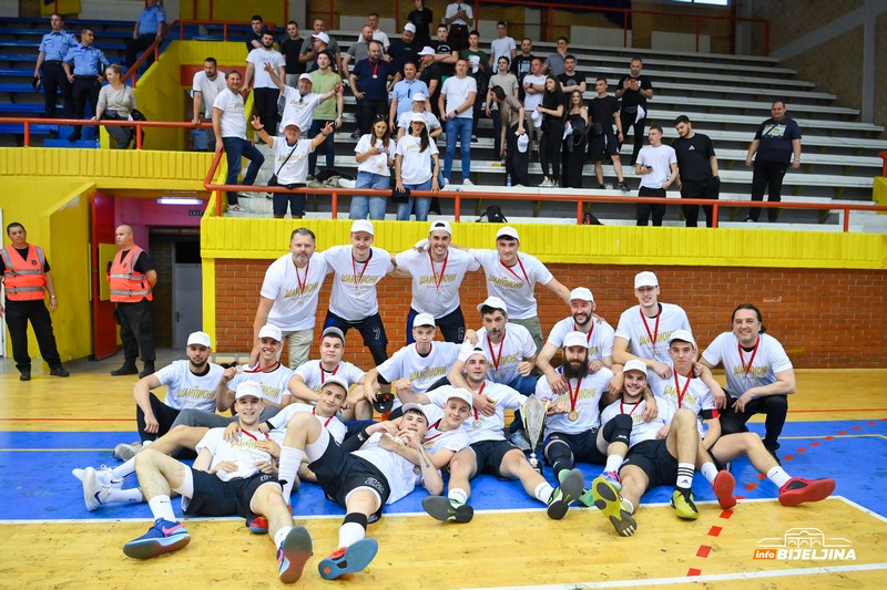 Košarkaši Drine prvaci Republike Srpske (FOTO)