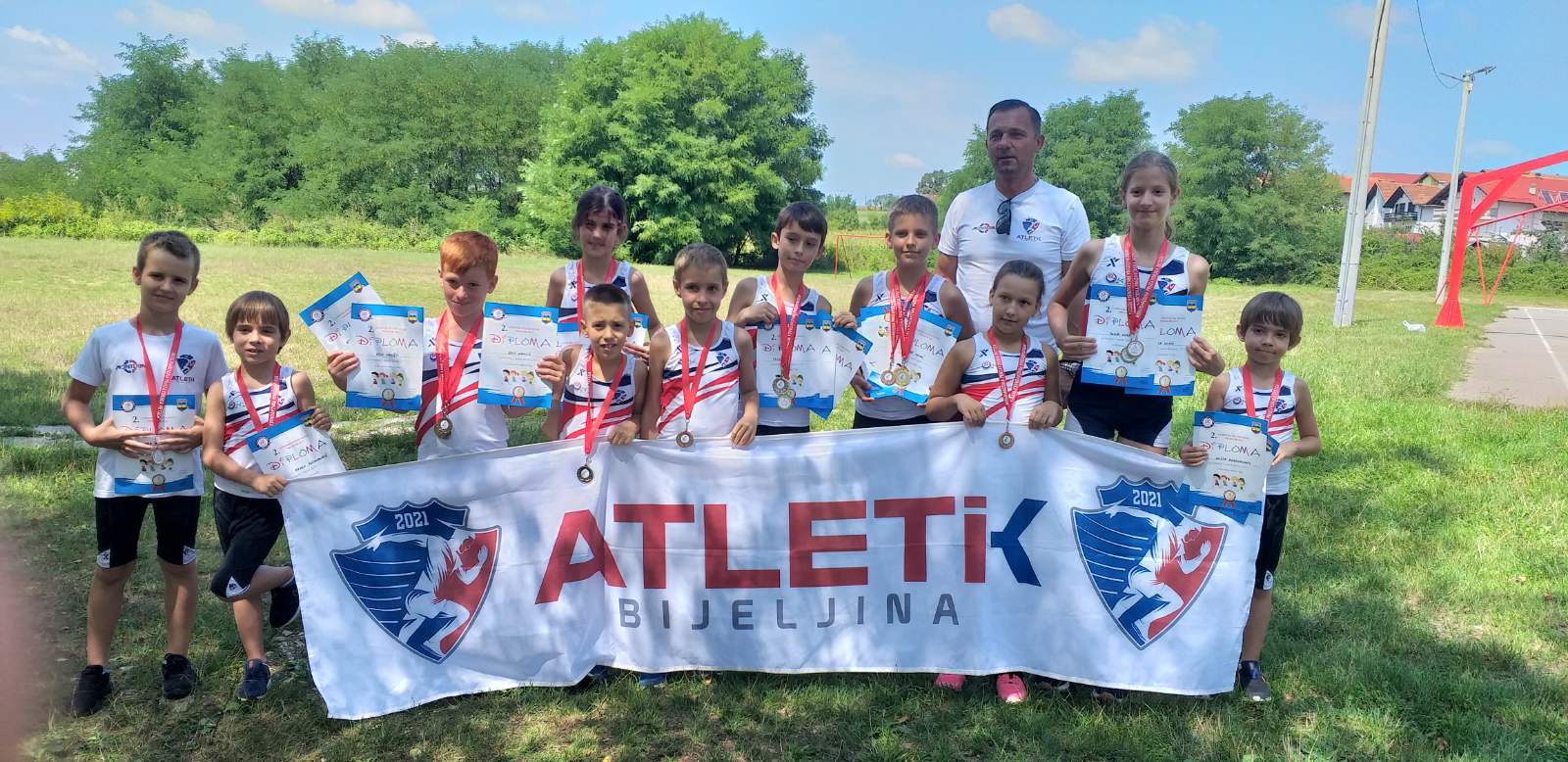 Sedamnaest medalja za AK 