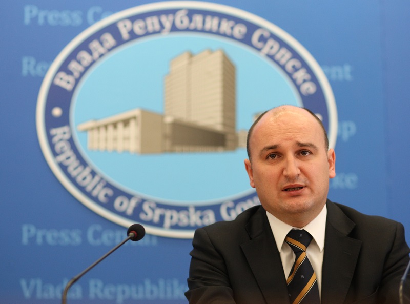 Džombić optužen da je urgirao da se odobri kredit prezaduženoj firmi?