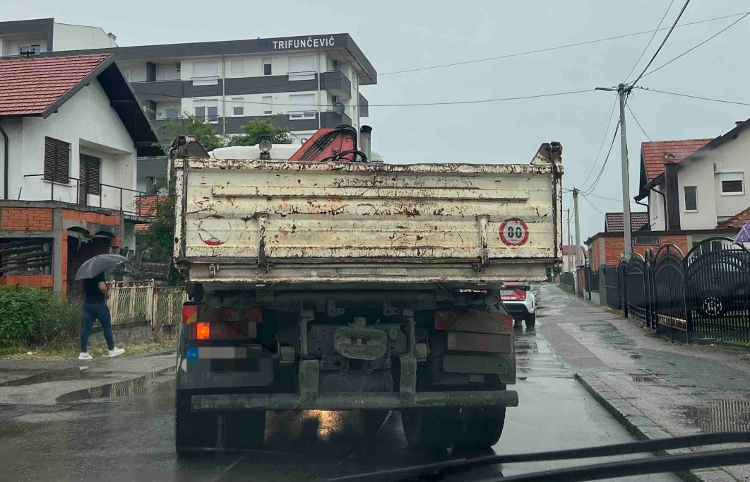 Dvije nezgode u Bijeljini usporile saobraćaj  (FOTO)