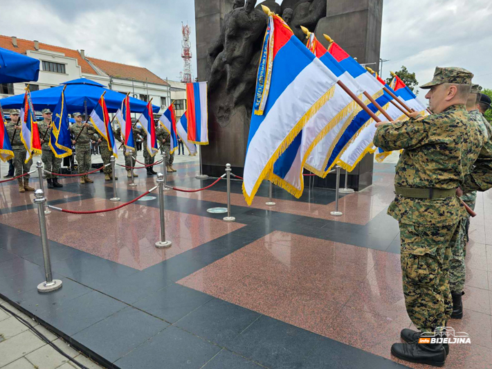 Bijeljina: Odata počast borcima koji su živote dali za slobodnu Srpsku (FOTO)