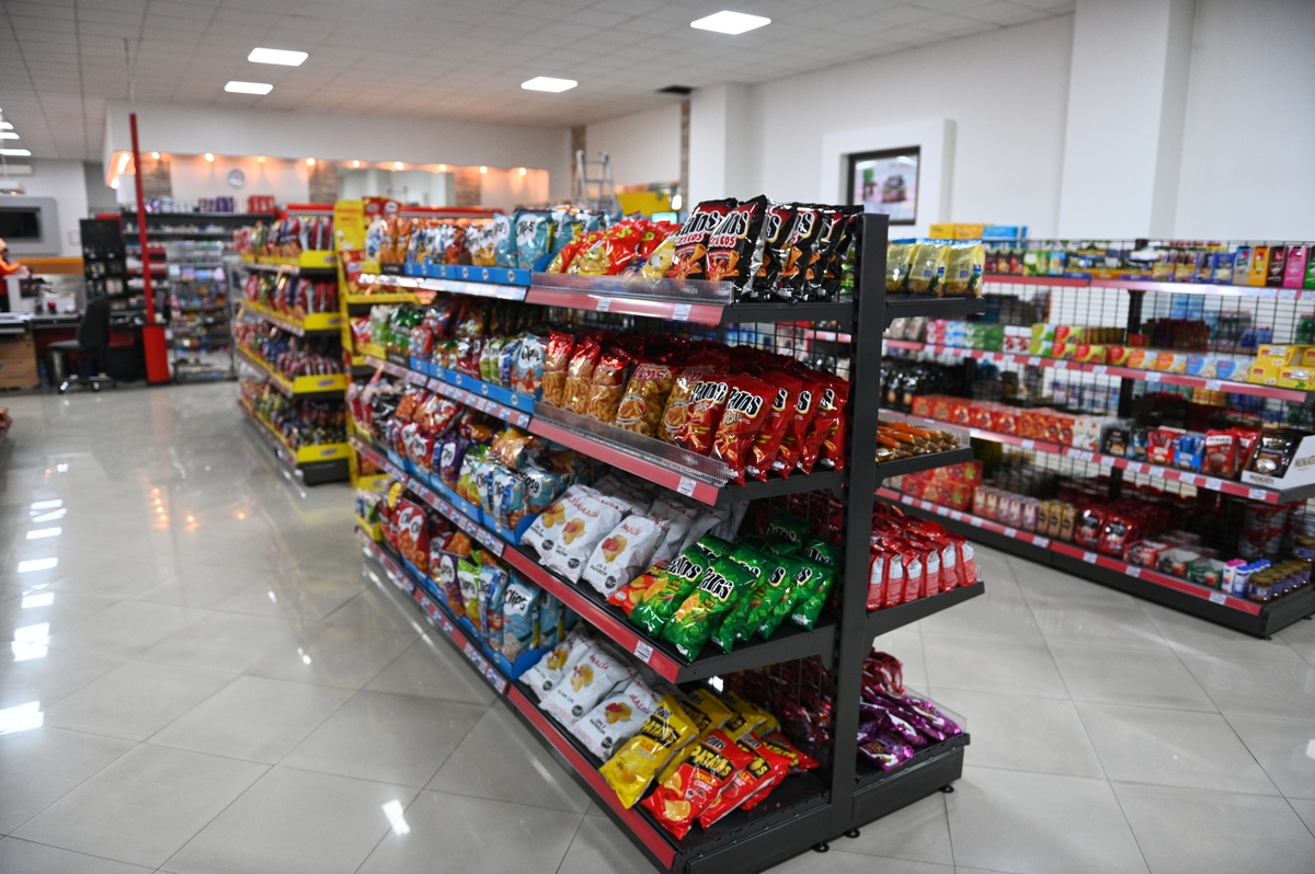 Nešković pumpa u Sremskoj ulici bogatija za market: Kupcima akcijske cijene za praznike