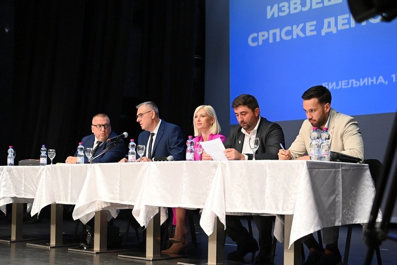 Bijeljina: Počela Izvještajna Skupština SDS-a, šta će delegati odlučiti? (FOTO) 