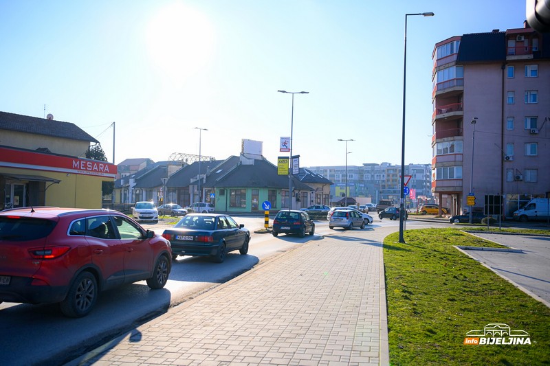 Praznici pokazuju KOLIKO NAS JE OTIŠLO: Dijaspora se vraća kući, puni gradove i puteve