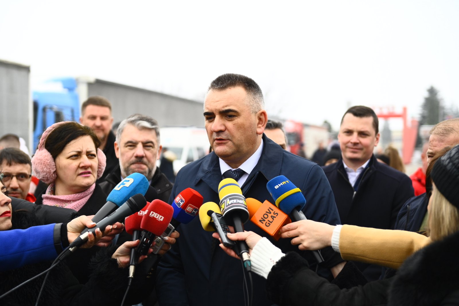 Ministar Minić u Bijeljini: Narodu neće pomoći lažni heroji, nego saradnja lokalne i republičke vlasti