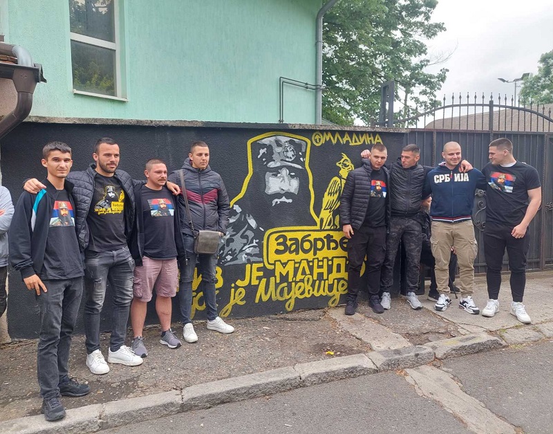 Počast vojvodi Mandi u srpskoj prestonici: MURAL OD SRCA (FOTO)