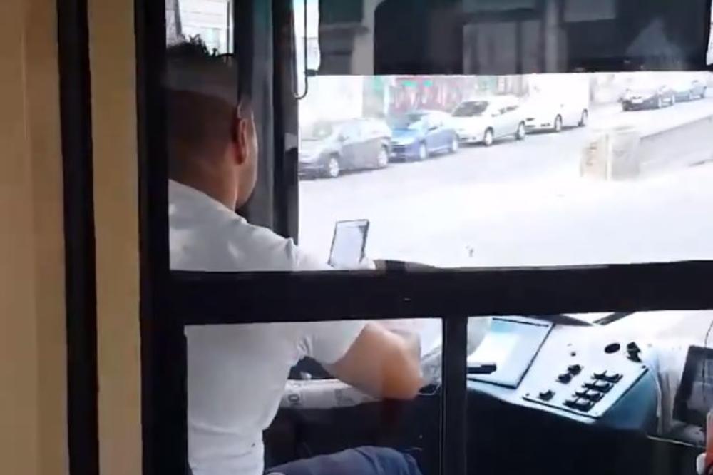 Jeo pljeskavicu, telefonirao i laktovima vozio autobus